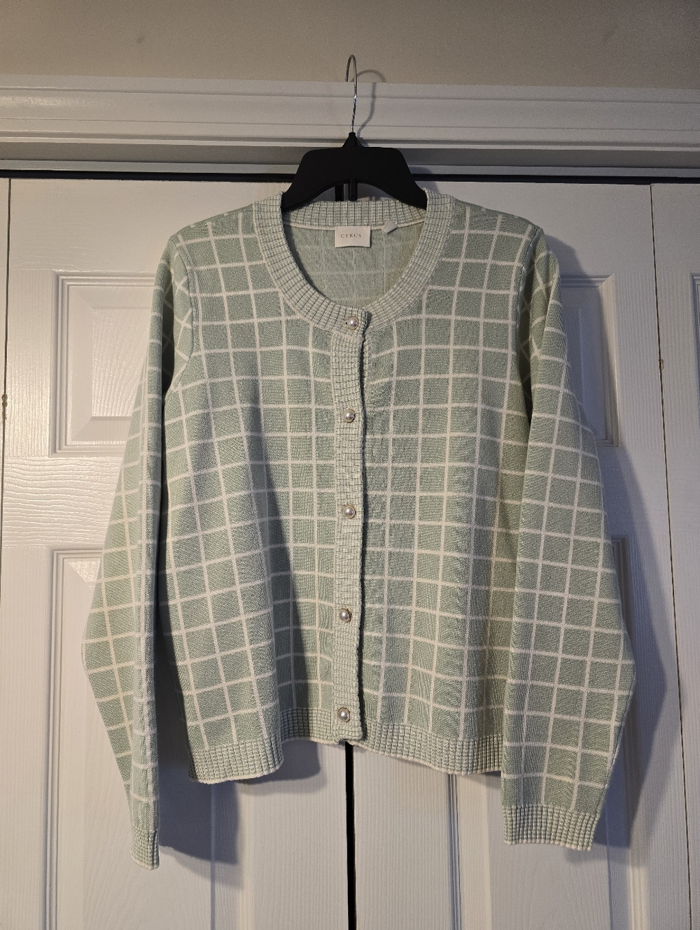 NWOT Cyrus Women's Rayon Knit Long Sleeve Button Front Cardigan Sweater Size L